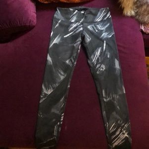 Black/White/Grey Alo Leggings